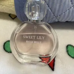 SWEET LILY MASSE MOLLY 香水のサムネイル
