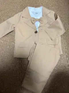 SHEIN ベージュ セレモニースーツ 9-12ヶ月　フォーマルウェア　4点