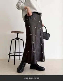 新品未使用タグ付★ fredy emueサテンフラワー刺繍スカート