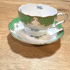 Lindner リンドナー カップ＆ソーサー 2客 色違い 金彩 花柄 レリーフ