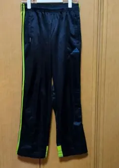 adidas ストライプジャージパンツ 黒・緑
