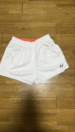 ホワイトショートパンツ バドミントン