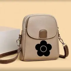 【新品未使用】【大人気★】ショルダーバッグ　ポーチ　キャメル