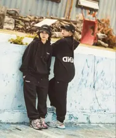 セットアップ 重盛さと美 コラボパーカー NEW ERA FRIEND