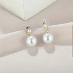 パールクリスタルスタッドピアス