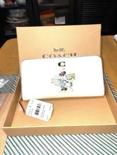 COACH コーチXディズニー限定コラボ ベル 美女と野獣 長財布 - メルカリ
