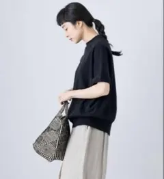新品◇かぐれ◇ツバメ刺繍ブラウス《BLACK》◇アーバンリサーチ - メルカリ