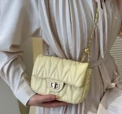 ショルダーバッグ