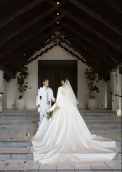 ウェディングドレス★長袖★背中総レース★くるみボタン★サテン★クラシック