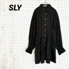 SLY シャツワンピース ブラック（1）ボリュームスリーブ ウエストシェイプのサムネイル