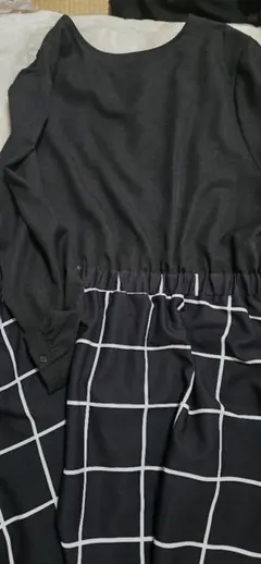 大きいサイズ、黒のチェック柄ワンピース