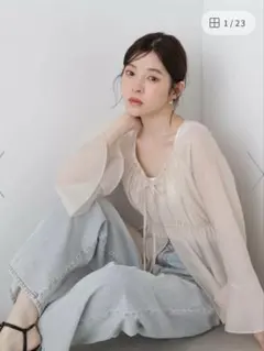 新品未使用 フィッシュテール楊柳ブラウス オフホワイト