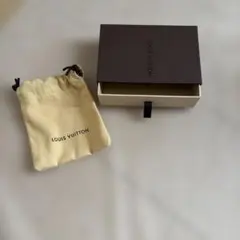 LOUIS VUITTON ギフトボックスとポーチセット