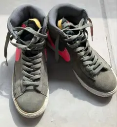 NIKE ハイカットスニーカー オリーブグリーン/オレンジ　23.5