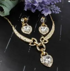 ゴージャスなネックレス＆ピアス両耳セット　レディース　人気