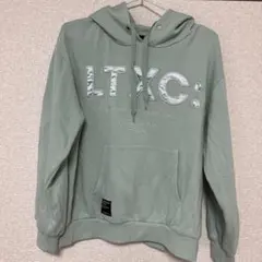 パーカー　Lovetoxic Ｌサイズ