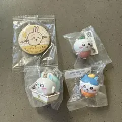 ちいかわ くら寿司 コラボ キーホルダー 缶バッジ 4点セット