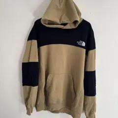 ベージュ パーカー