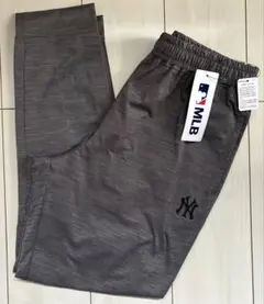 新品　 Mサイズ　MLB ヤンキース　ロングパンツ　ジョガー　グレー