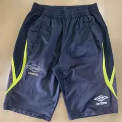 umbro アンブロ ハーフパンツ ナイロン 刺繍ロゴ 古着 黒 Sサイズ