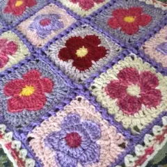 モチーフ編み マルチカバー 手編み ブランケット グラニースクエア 膝掛け