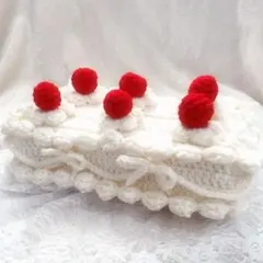ハンドメイド୨୧かぎ針編み　リボンたっぷりケーキのティッシュケースカバー　編み物