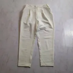 美品　テーパードパンツ　白　Ｍ　透け感あり　春夏