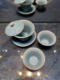 青い陶器の湯飲みセット