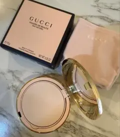 定価9,570円 完全未使用品　GUCCI プレストフェイスパウダーのサムネイル