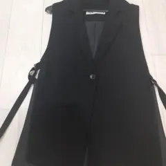 ノーカラーブラックベスト