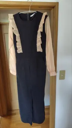 ブラック フリルデザイン パンツドレススーツ Mサイズ