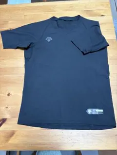 美品☆デサントの半袖アンダーシャツ☆黒色☆サイズ140☆少年野球