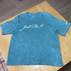 NIKEナイキ　レディースTシャツ