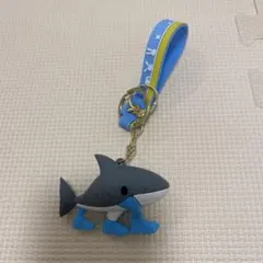 トララレロトラララ キーホルダー　イタリアンブレインロット サメ スニーカー