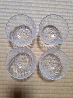ガラス製花柄ボウル4個セット