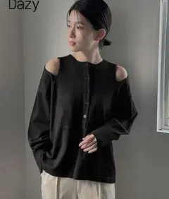 Dazy ブラック オフショルダー ニット