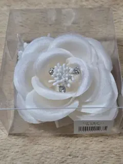 【新品未使用】ホワイトフラワーブローチ PR-4012-wh
