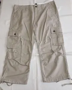 Eddie Bauer 七分丈カーゴ/ハーフパンツ　美品（ベージュ）サイズ 33のサムネイル