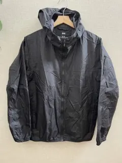 ユニクロ　ポケッタブルパーカー　メンズS