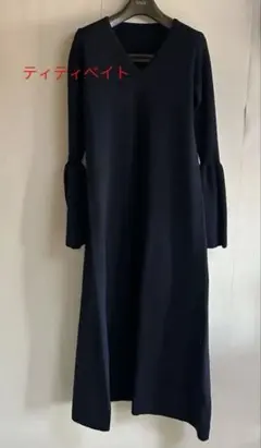 早い者勝ち•値引き❗️フレアスリーブ ニットワンピース／ティティベイト／裏地なし