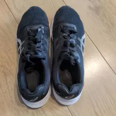 ASICS ランニングシューズ ブラック22.5cwのサムネイル
