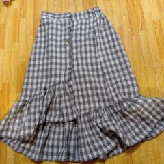 チェック柄　フリル裾　 アシンメトリースカート　 Fサイズ