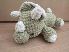 オリーブグリーン 恐竜あみぐるみ