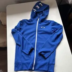 OAKLEY フード付きパーカー M 青