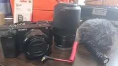 【美品】SONY α6400 ミラーレス一眼　ダブルズームレンズキット　SD付のサムネイル