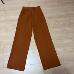 ブラウン スラックス