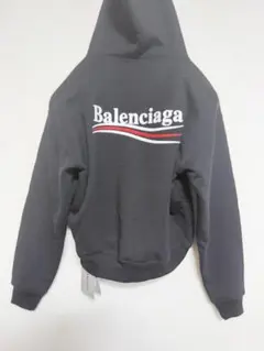 「新品未使用」Balenciaga 刺繍ロゴフーディ ユニセックスのサムネイル