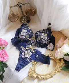 サルート 09グループ⭐️店舗限定⭐️PU⭐️M⭐️新品❗️ - メルカリ