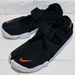 NIKE WMNS AIR RIFT BREATHE 25 ブラック／オレンジのサムネイル