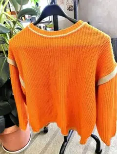 オレンジのセーター